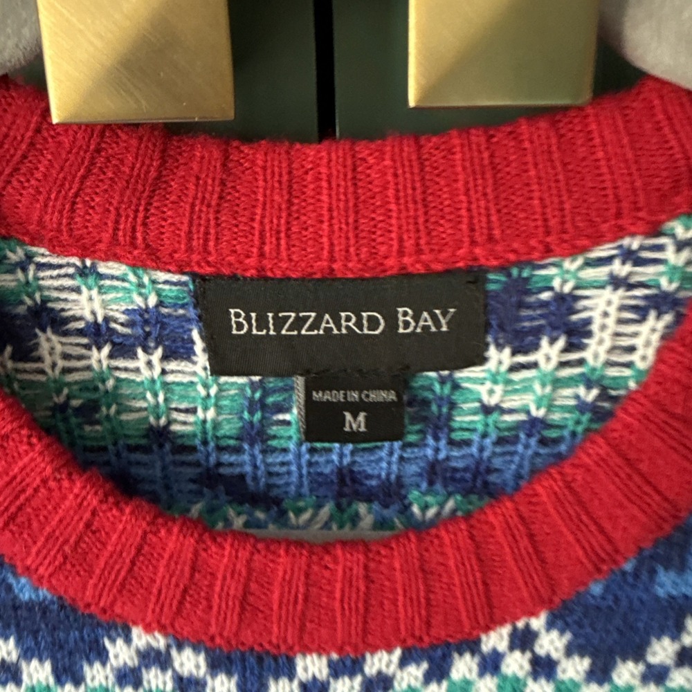 Blizzard Bay Sweater Mens M Nordic Fair Isle Shark Santa Ugly Christmas Crewneck - Picture 3 of 5